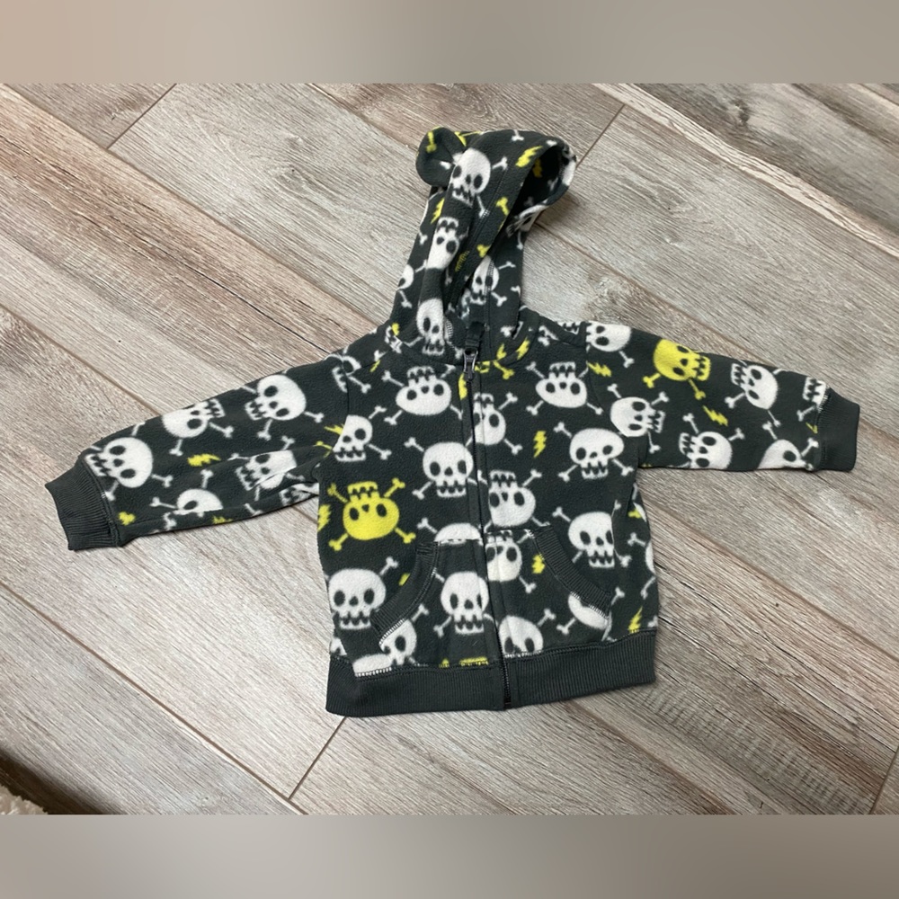 Old Navy 6-12 mo Skull Sweatshirt☠️💀